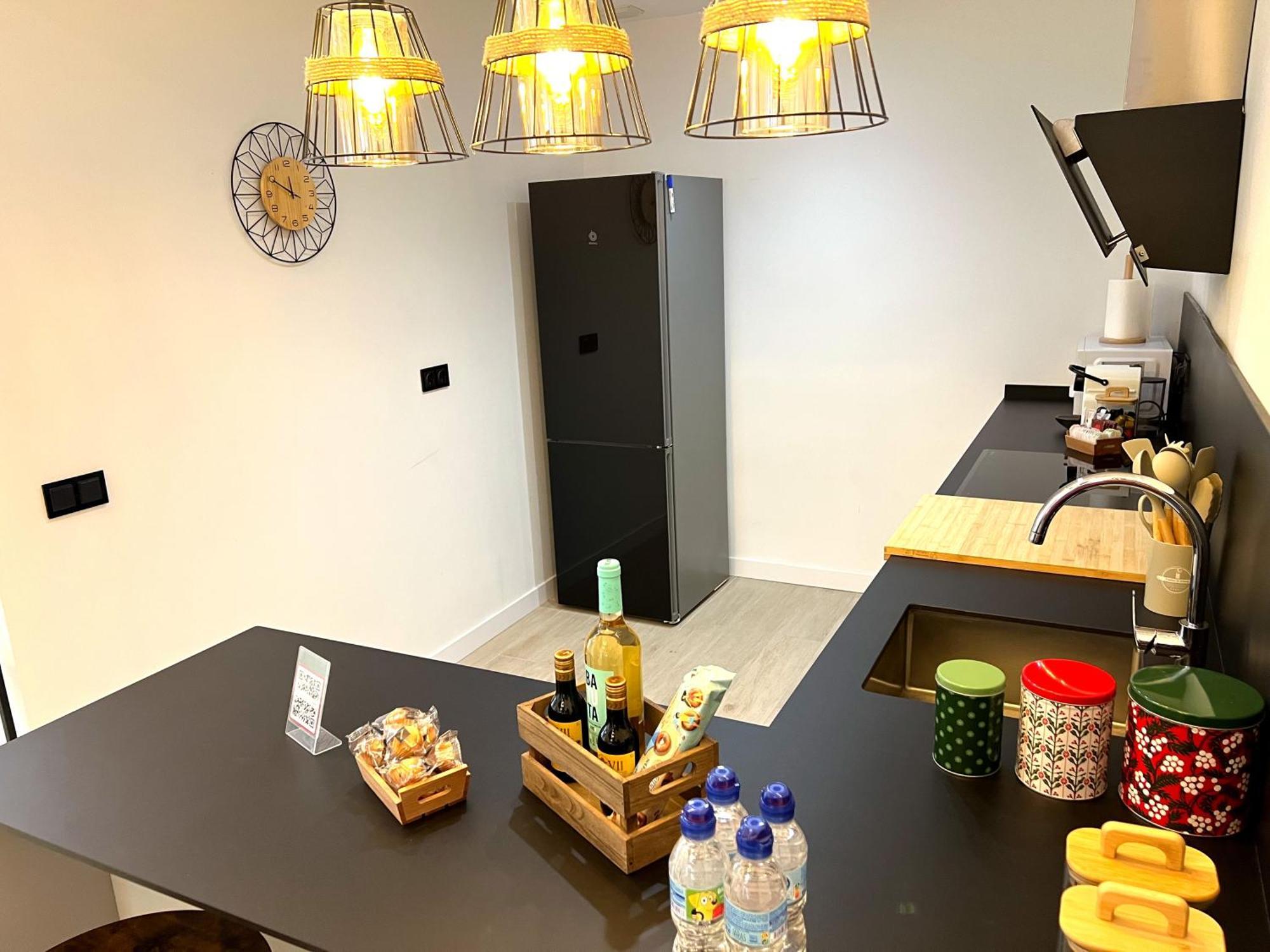 Duplex Moderno Y Acogedor Junto A Atocha Appartement Madrid Buitenkant foto