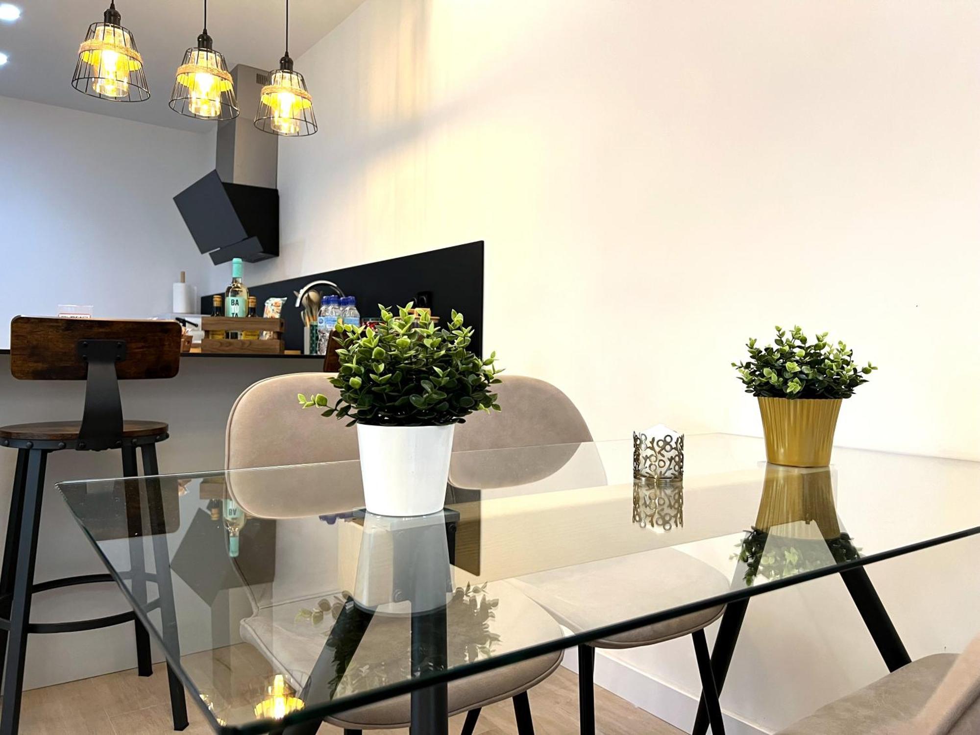 Duplex Moderno Y Acogedor Junto A Atocha Appartement Madrid Buitenkant foto