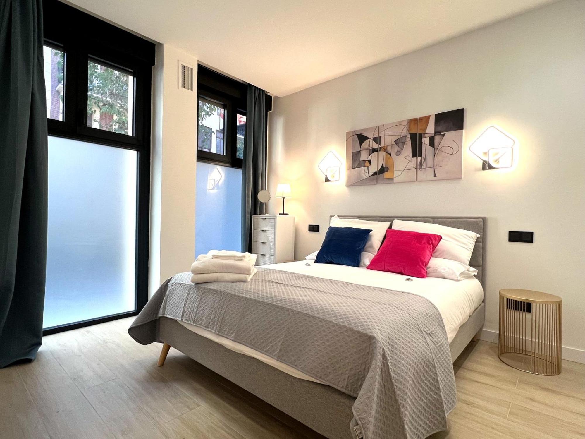 Duplex Moderno Y Acogedor Junto A Atocha Appartement Madrid Buitenkant foto