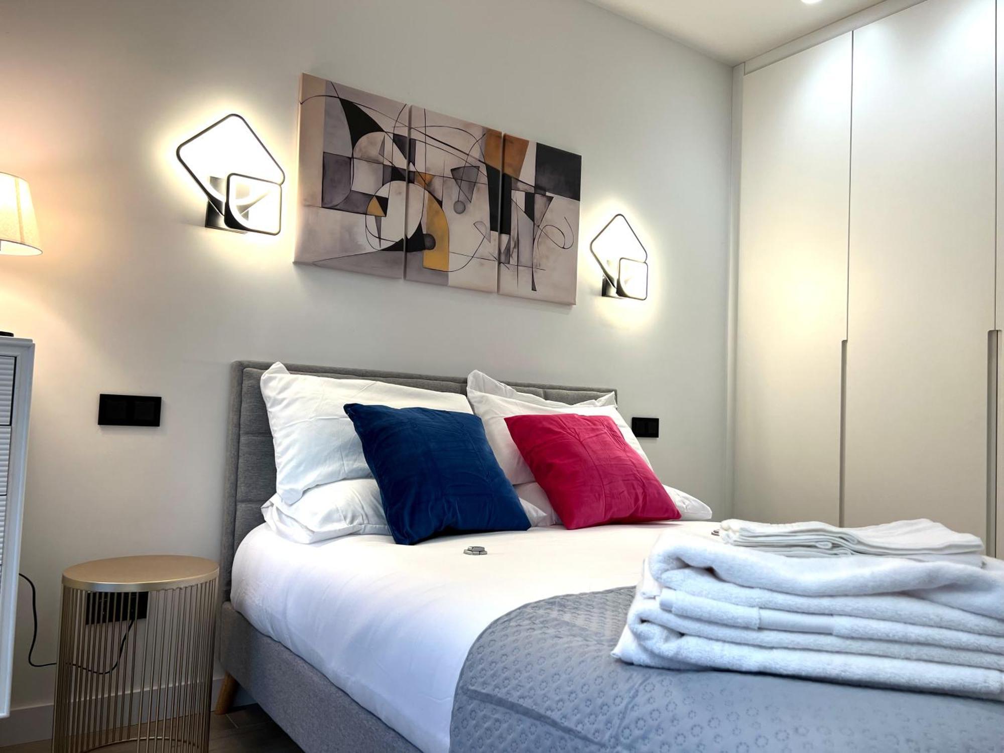 Duplex Moderno Y Acogedor Junto A Atocha Appartement Madrid Buitenkant foto
