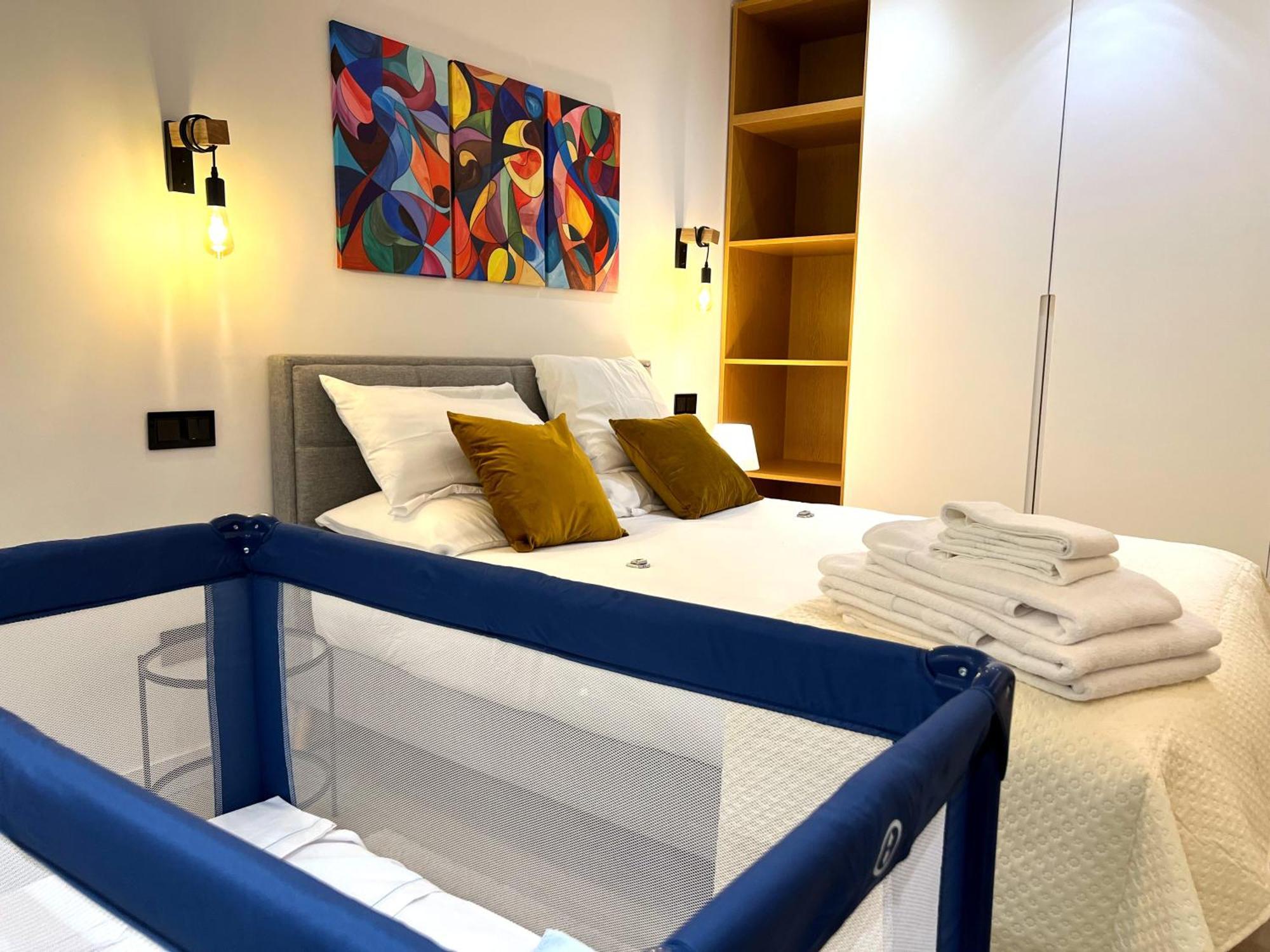 Duplex Moderno Y Acogedor Junto A Atocha Appartement Madrid Buitenkant foto