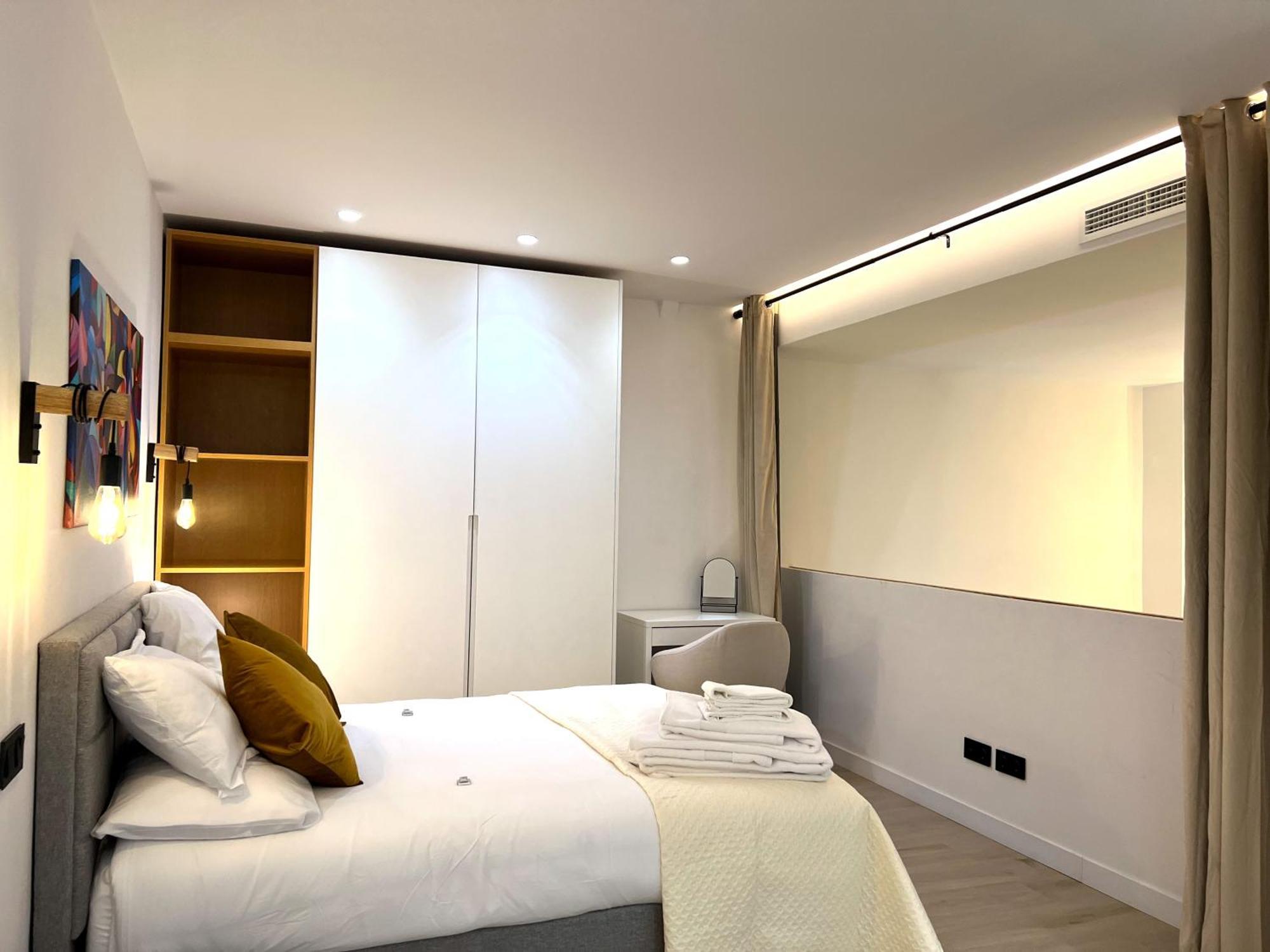 Duplex Moderno Y Acogedor Junto A Atocha Appartement Madrid Buitenkant foto
