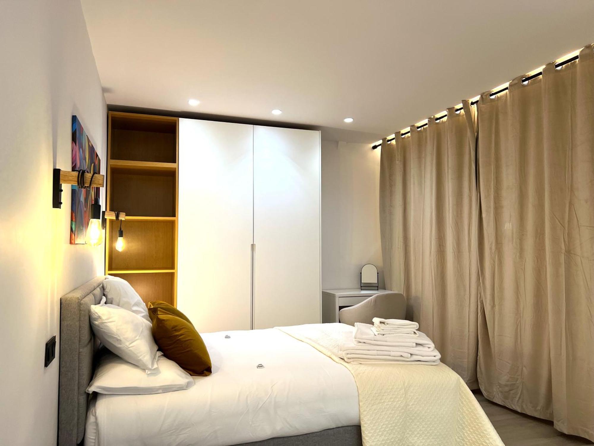 Duplex Moderno Y Acogedor Junto A Atocha Appartement Madrid Buitenkant foto