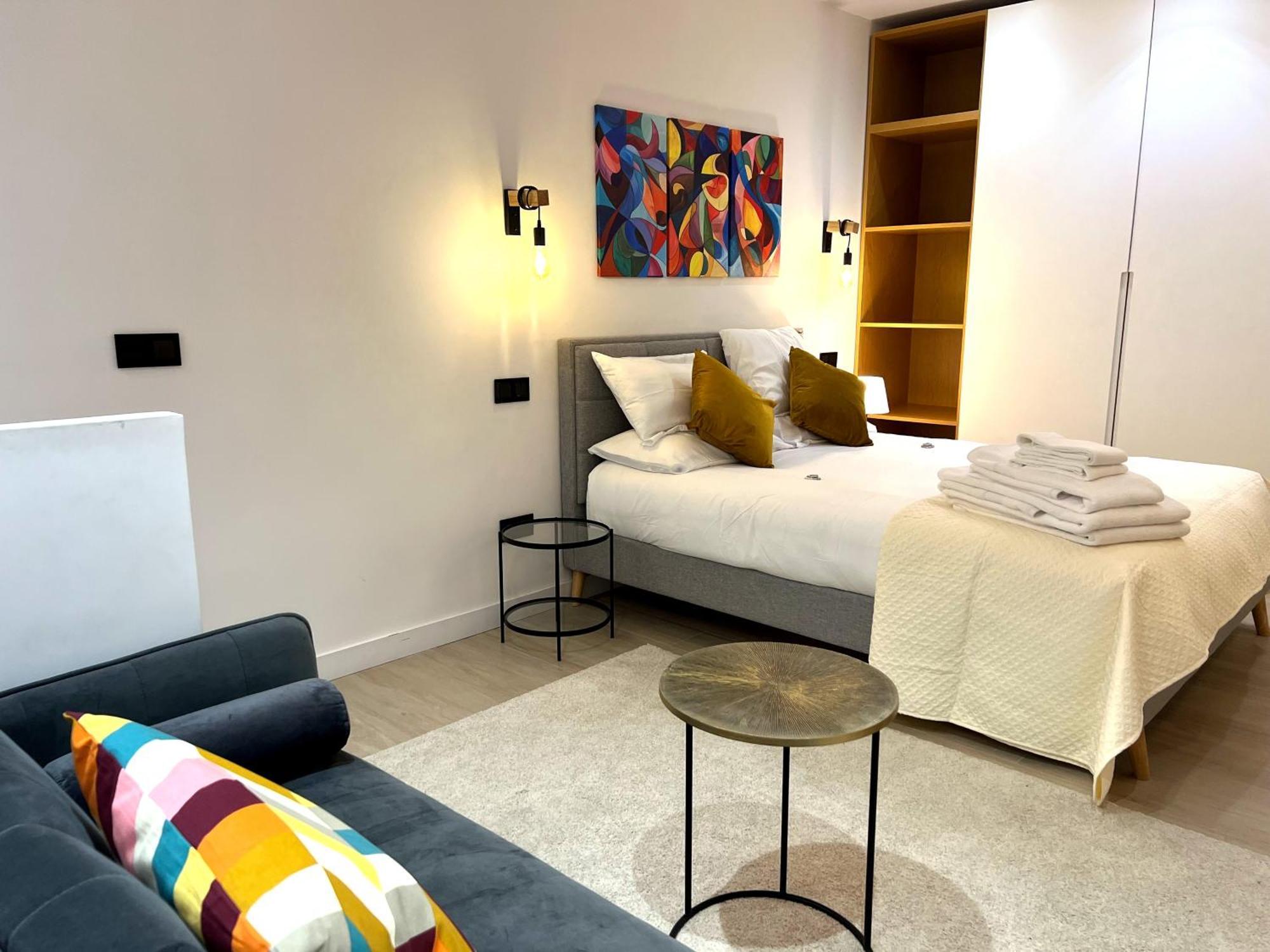 Duplex Moderno Y Acogedor Junto A Atocha Appartement Madrid Buitenkant foto