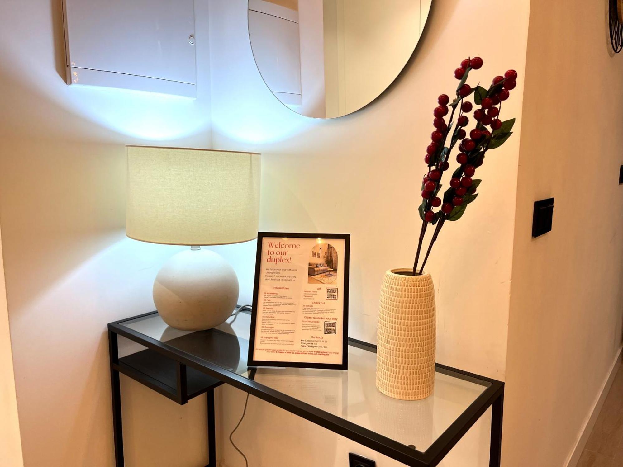 Duplex Moderno Y Acogedor Junto A Atocha Appartement Madrid Buitenkant foto